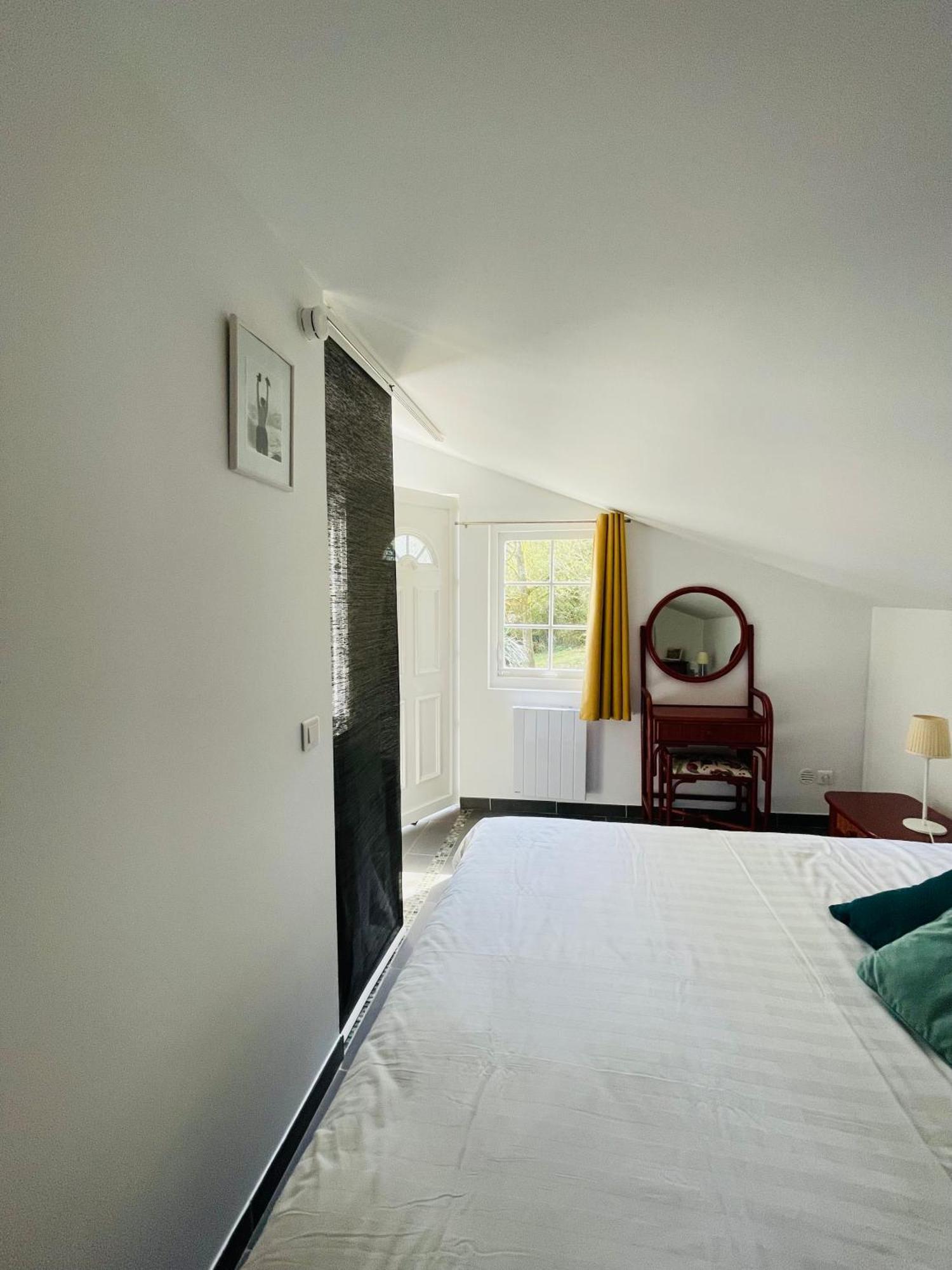 Ambition Zen Presles Hotel Presles  Eksteriør billede